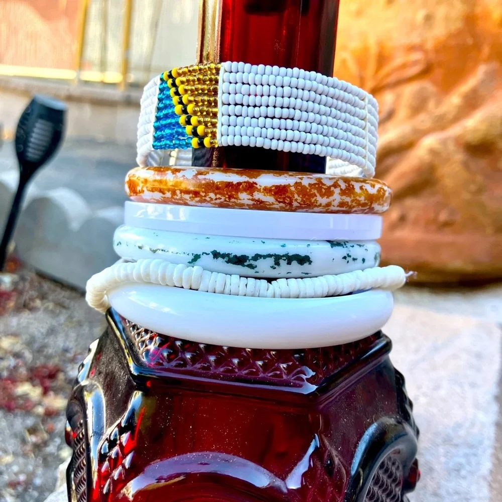 N/A vibrant bracelet